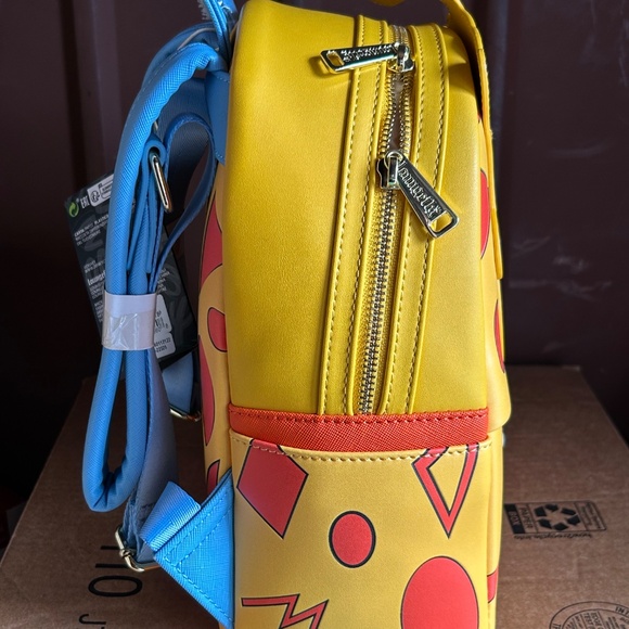 aladdin mini backpack & Pop! Diamond Bundle: Jasmine (Aladdin) The Sultans Palace sparkles in the distance Loungefly Genie Vacation Cosplay Mini
